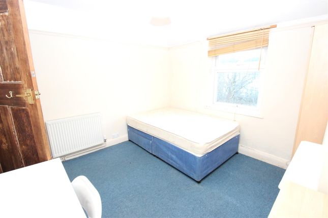 Room 3, 44 Benson Road, Headington Oxford photo 4
