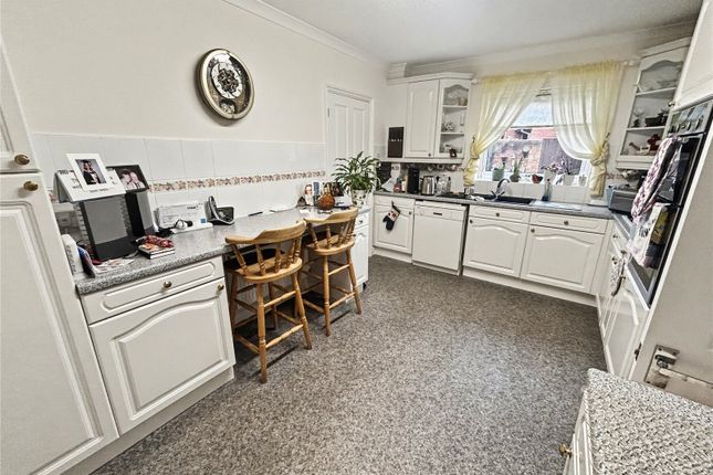 2, Rogers Close, Devon photo 4