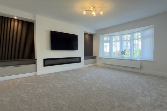 18, Myrtle Grove, Swansea photo 2