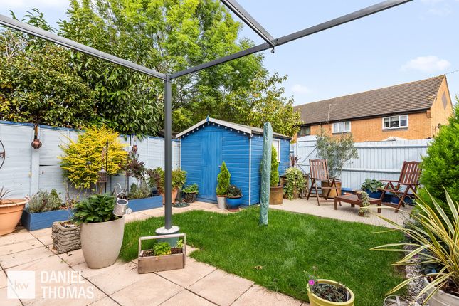 35, Newteswell Drive, Waltham Abbey photo 3