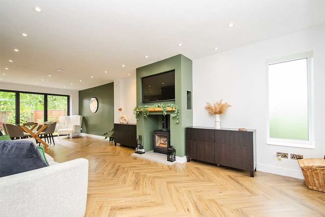 152, Bond Way, Cannock photo 2