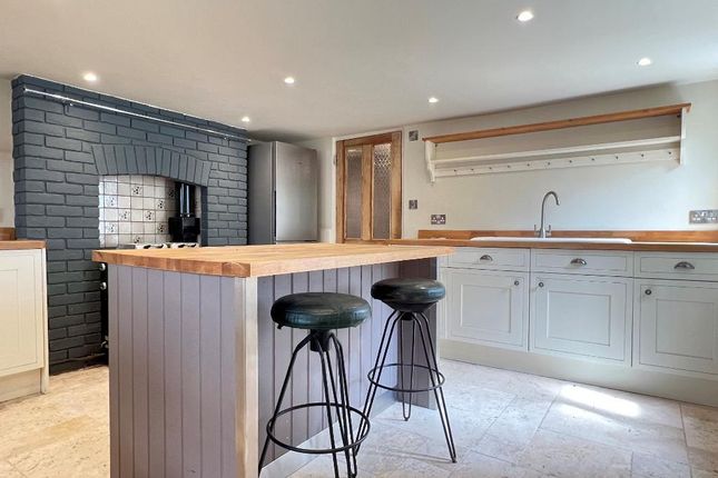 Bradbourne Lodge, Wykeham Close, Steyning photo 4