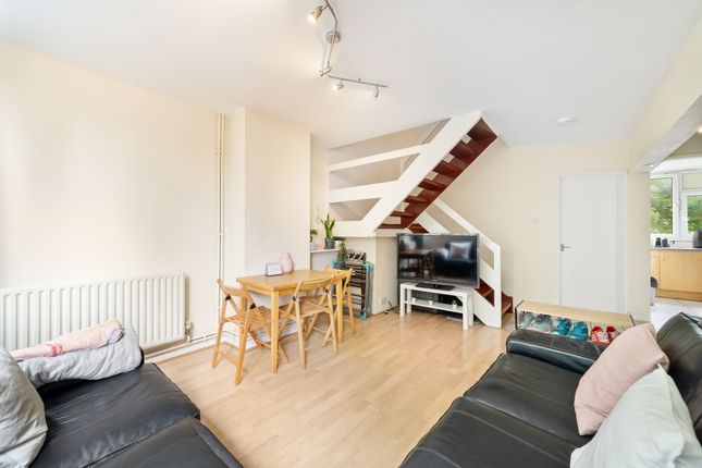 Thumbnail Flat to rent in Thomas Baines Road, London