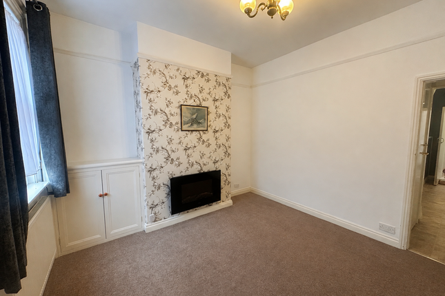 18, Grosvenor Street, Leek photo 2