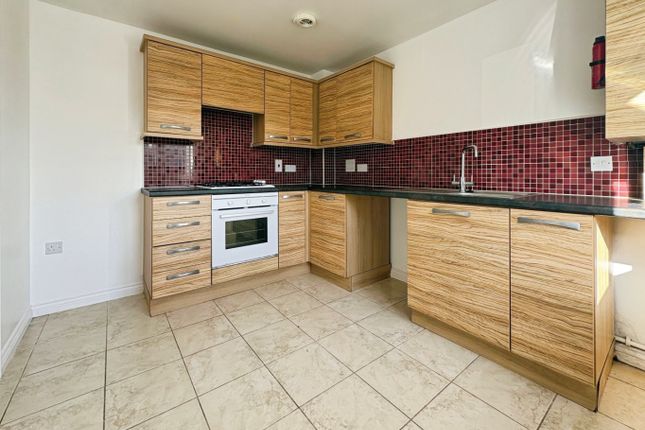 26 Hawkins Way, Helston, Cornwall photo 2