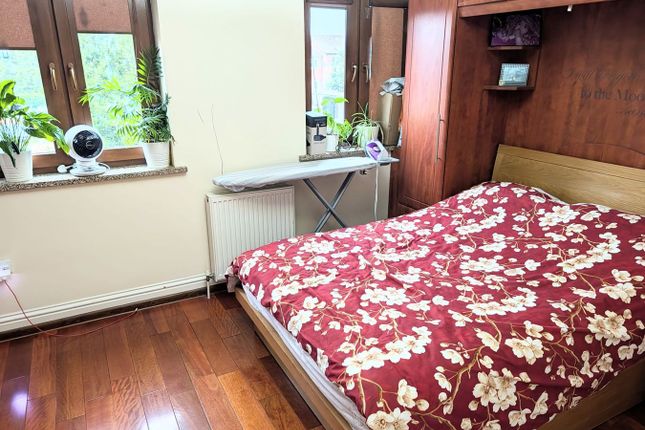 Whytecroft, Hounslow photo 5