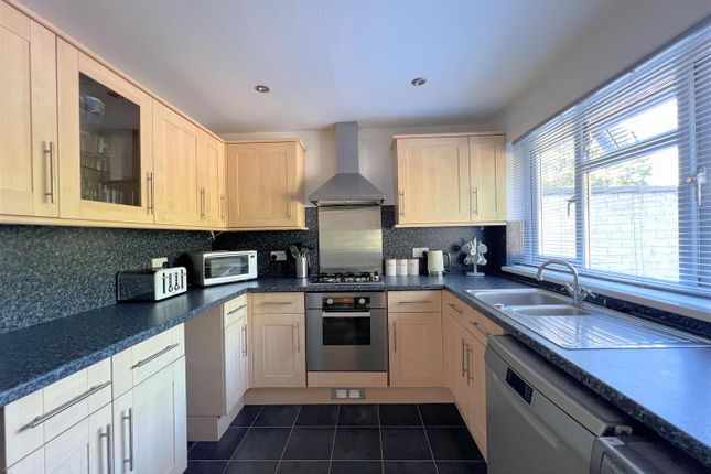 21, Downfield Drive, Plymouth photo 3