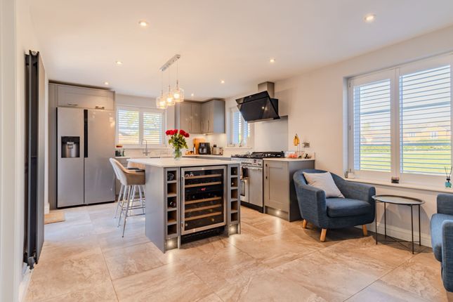 2 Lockhart Close, Leicester photo 2
