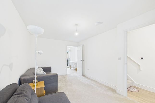 11 Carriage Drive, Matlock photo 2