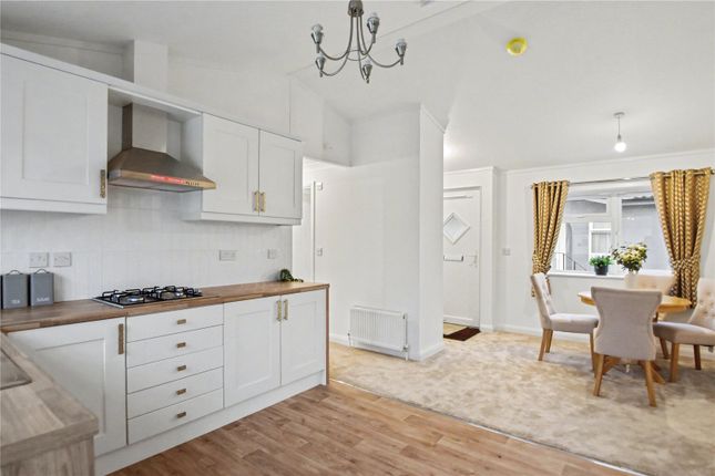 20, St Brelades Court, Edenbridge photo 4
