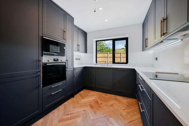 111a, Grand Drive, Raynes Park photo 3