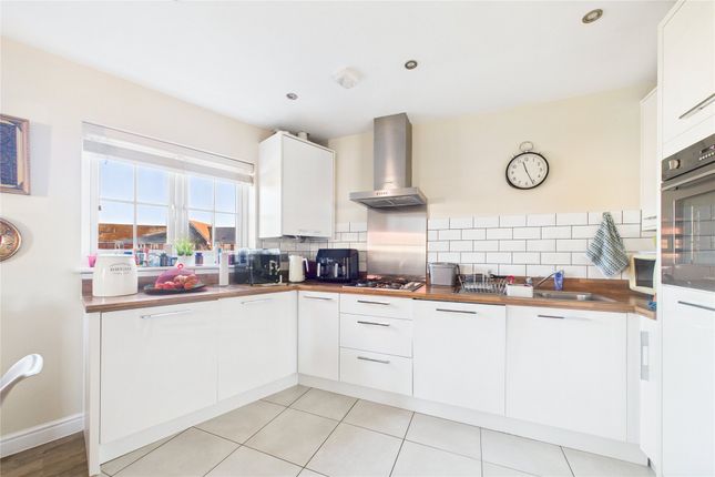39, Fulmar Crescent, Bracknell photo 2