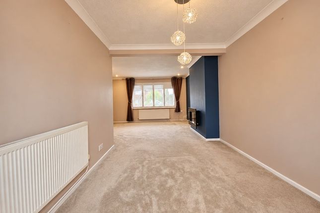 Sawtry Close, Luton photo 2