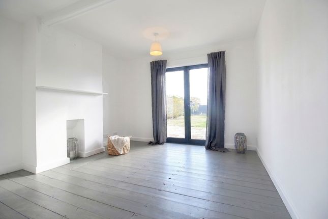 43 Crane Avenue, Isleworth photo 3