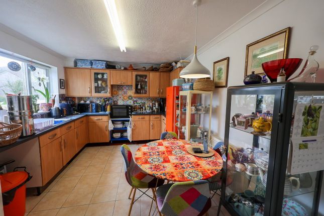 8, Barton Road, St Austell photo 4