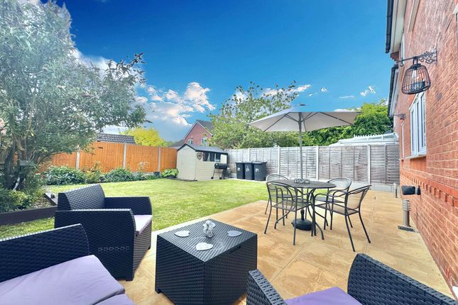 21 Coombe Drive, Nuneaton photo 3