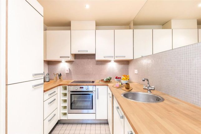 Apartment 31, 2, Palgrave Gardens, London photo 3