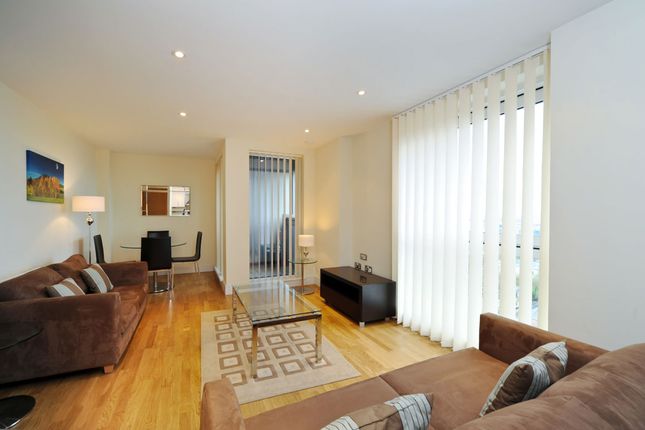 Flat 2102, Wharfside Point South, 4, Prestons Road, London photo 2