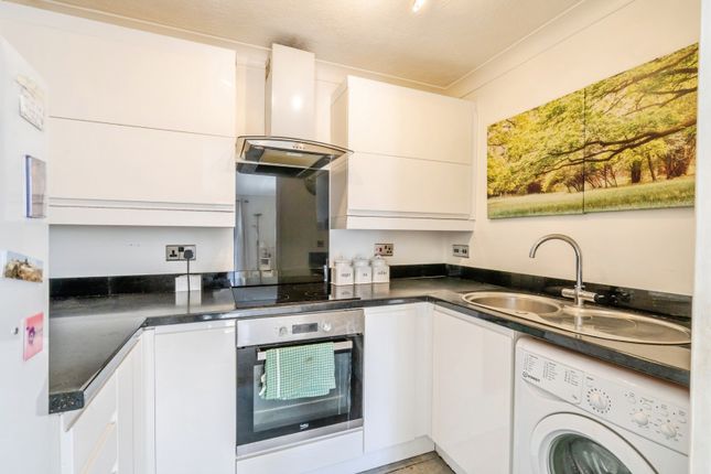 Flat 18, Arran Gate,, Marian Way, West Sussex photo 4