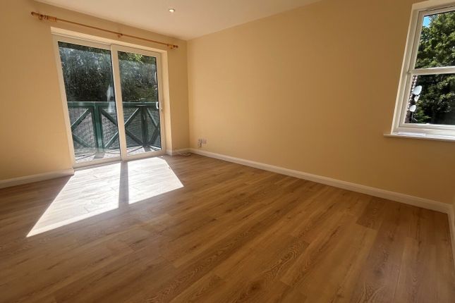 51, Admirals Court, Reading photo 2