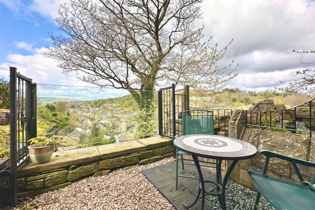 62, Back Lane, West Yorkshire photo 3