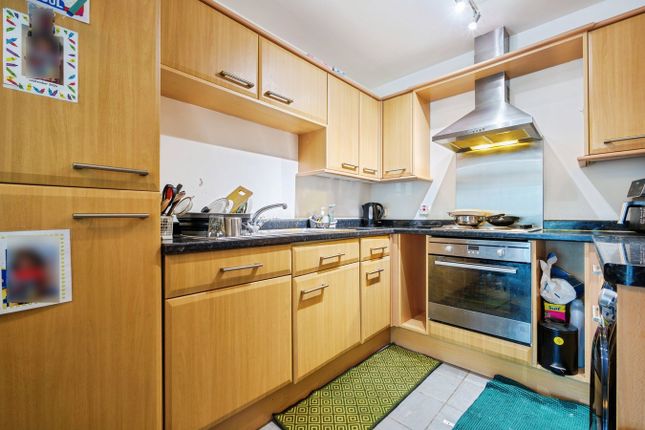 15, Mayfair Court, Prenton photo 4