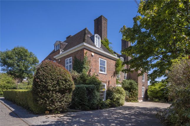 Thumbnail Detached house for sale in Linnell Drive, Hampstead Garden Suburb, London