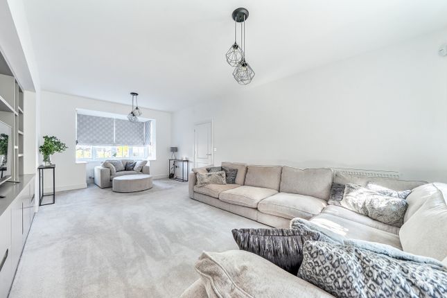 17, Kingsborough Drive, Sheerness photo 4