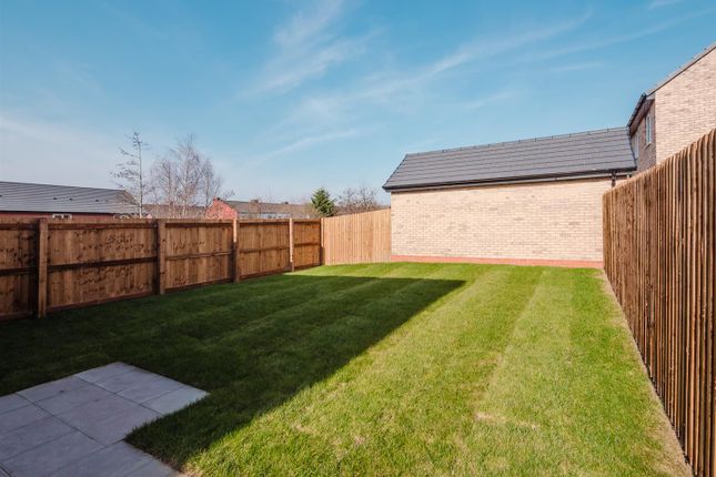 4, Shearer Close, St Helens photo 2