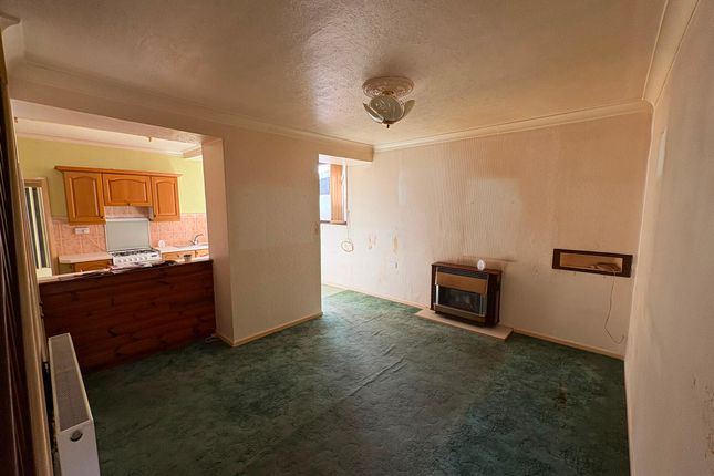 39 Pwllglas Road, Cefn Fforest, Blackwood photo 3
