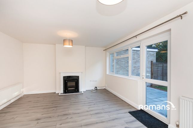 7, Woodlands, Yateley photo 3