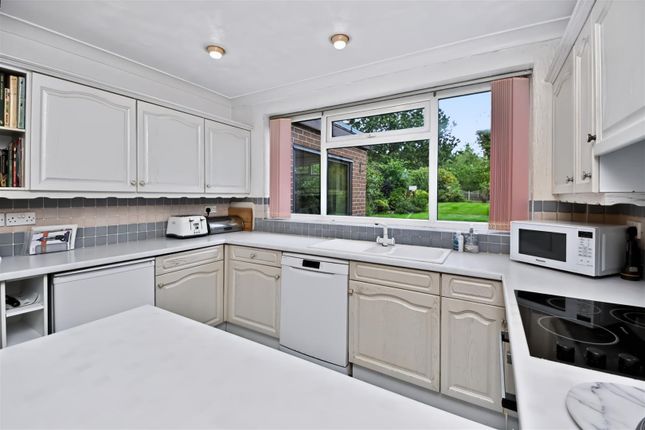 33, Meynell Drive, Leigh photo 4