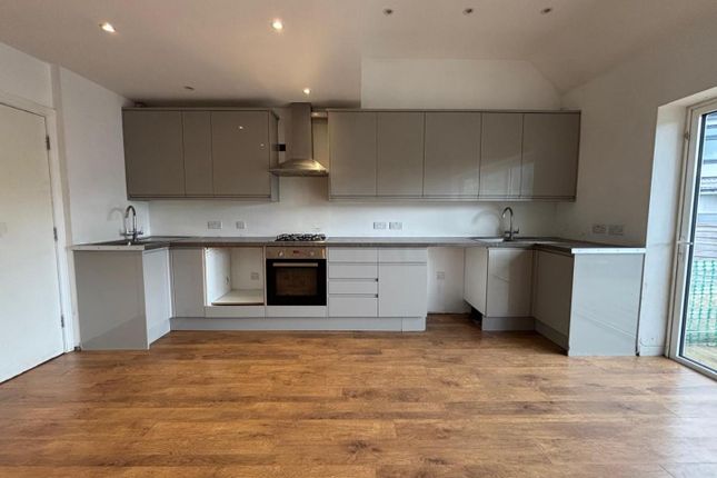 17, Wyre Grove, Edgware, HA8, Edgware photo 3