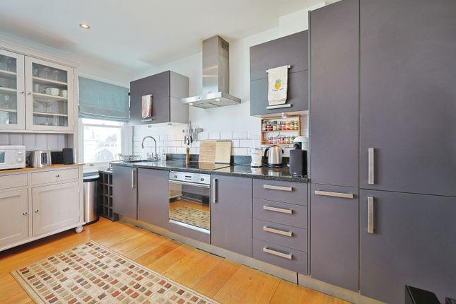 Flat for sale in Rectory Grove, Clapham