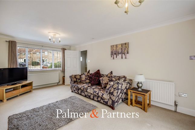 35, Paston Close, Chelmsford photo 4