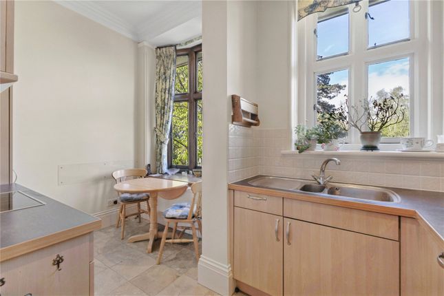 4 Chorleywood House,, Chorleywood House Drive, Rickmansworth photo 3