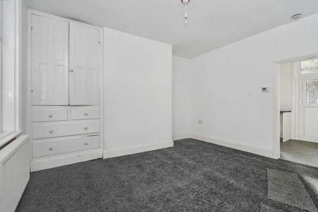 5, Joseph Street, Littleborough photo 4