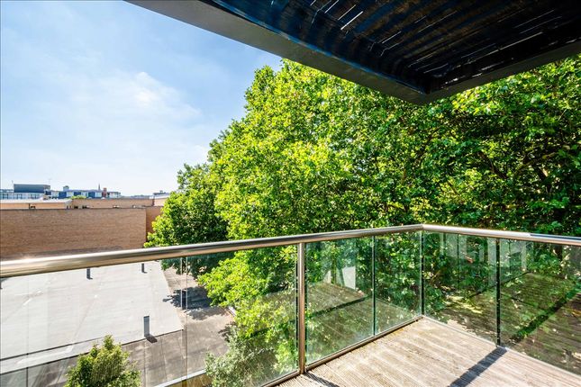 Flat 1, 3rd floor, Dance Square, Orchard Building, Clerkenwell photo 3
