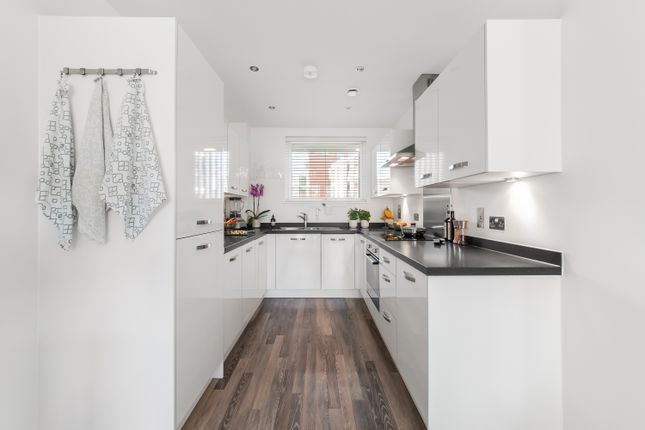 Flat for sale in Southampton Way, Camberwell