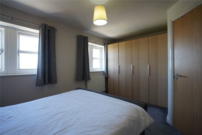 6, Weavers Court, Bradford photo 4