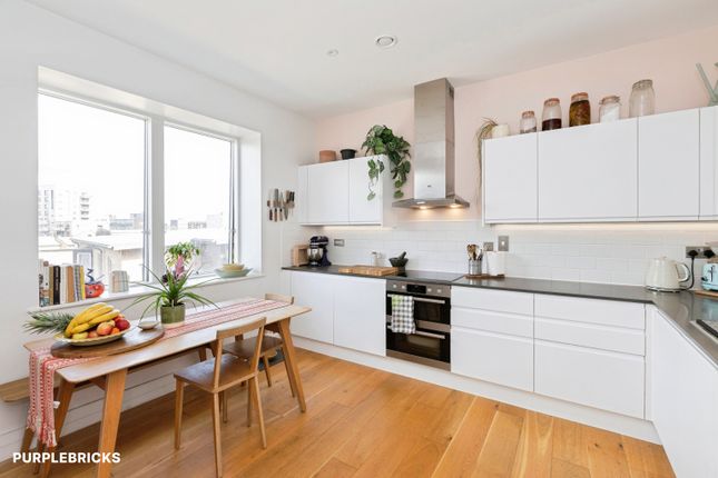 Flat 18/Wilmott Court, Loddiges Road, London photo 4