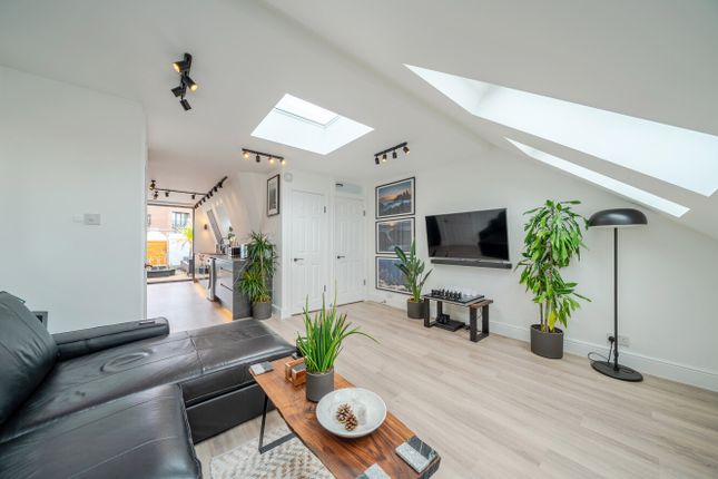 202, Mellison Road, London photo 4