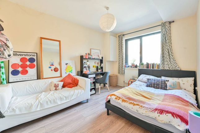 3-bed flat on Queens Road, Peckham, £450,000