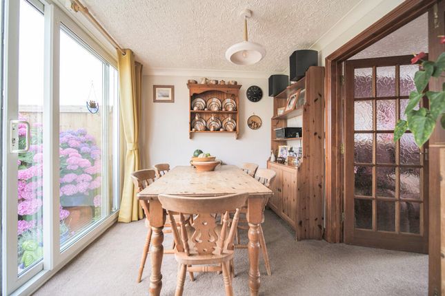 3, Newleaze Park, Melksham photo 4