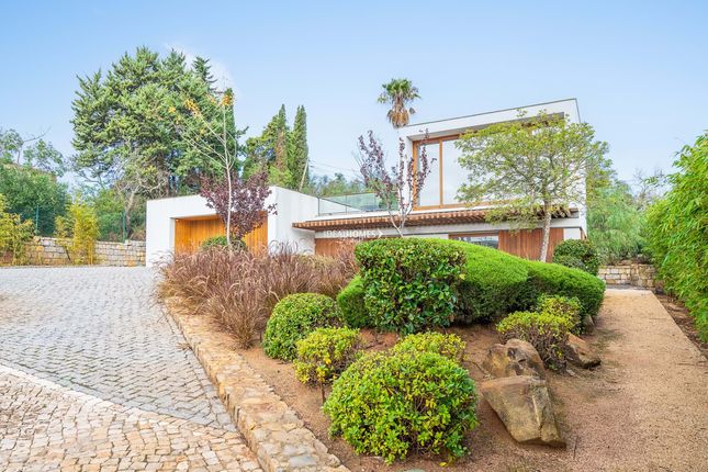 Villa for sale in 8600 Luz, Portugal