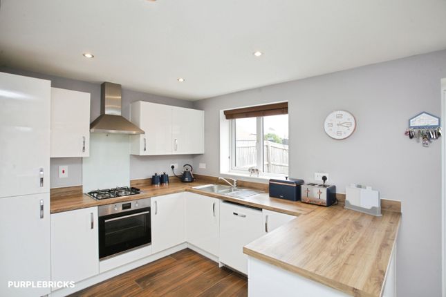 4, Julius Way, Nuneaton photo 4