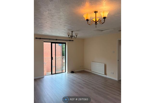 Hollybush Close, Chippenham photo 5