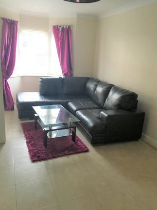 3 Tuke Grove, Room 4, Wakefield, Wakefield photo 4