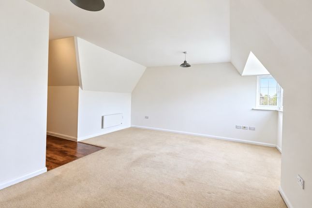 8 Welch Way, Witney photo 3