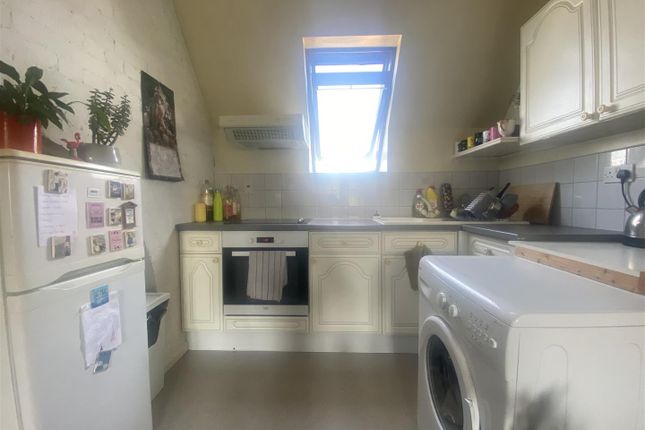 Flat 3, 107a Hillingdon Hill, Middlesex photo 2
